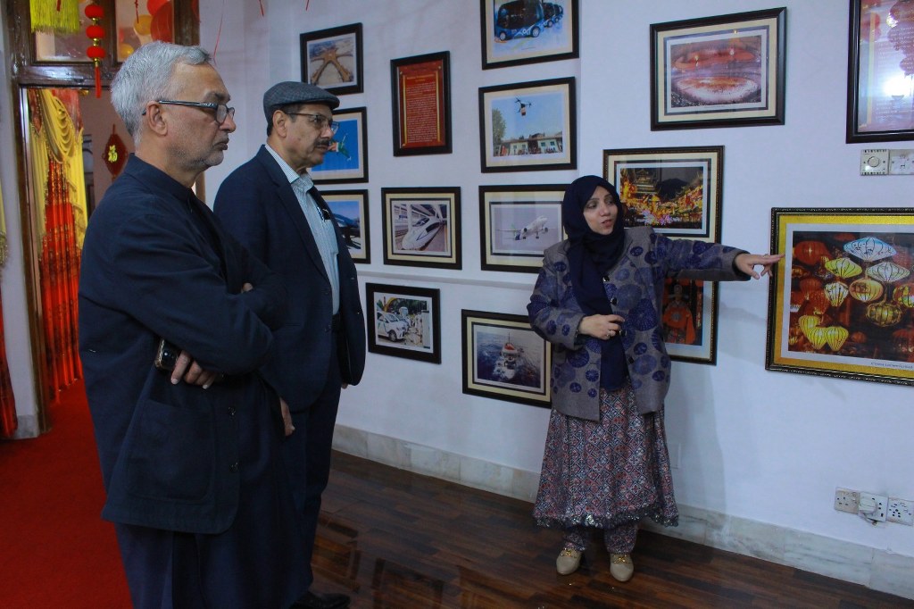 Mr. Shoaib Nasir, President of the International Council of Arts Canada, accompanied by Mr. Qamar Habib Khan, visited China Window in Peshawar. 