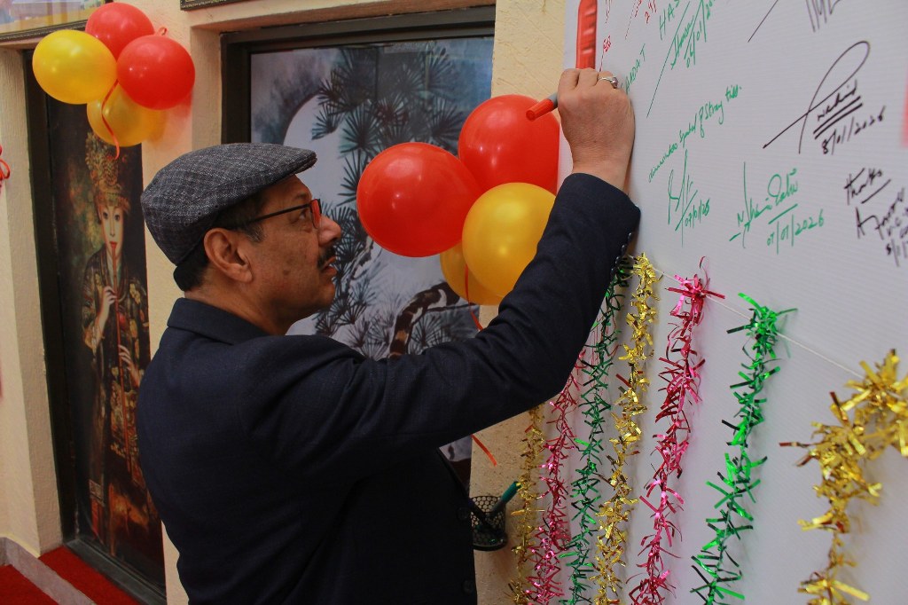 Mr. Shoaib Nasir, President of the International Council of Arts Canada, accompanied by Mr. Qamar Habib Khan, visited China Window in Peshawar. 